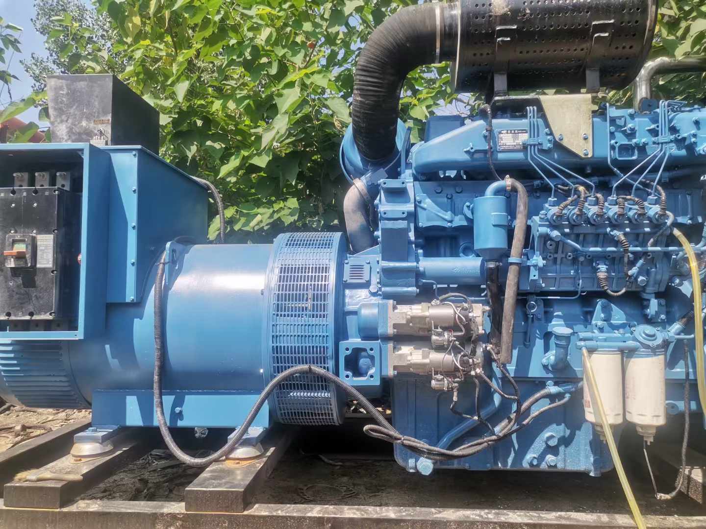 衡南详细说明降低 800kW 柴油发电机输出电流波动的方法