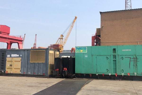 衡南发电机出租空气滤清器的清洁频率是多少？
