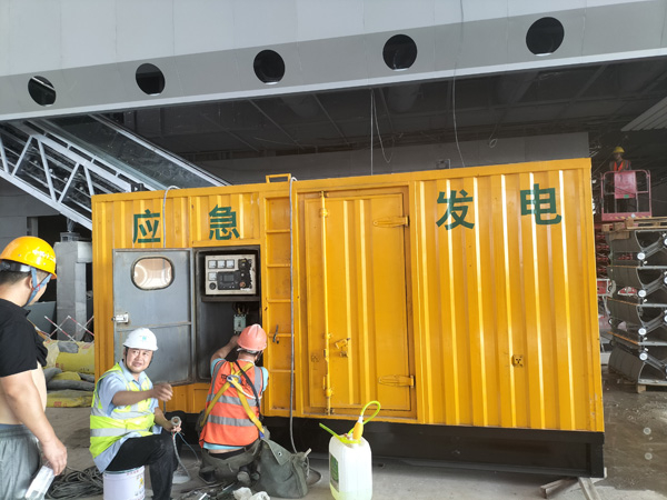 衡南怎样判断空气滤清器是否需要更换？